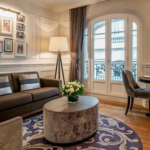 La Clef Louvre By The Crest Collection Parigi