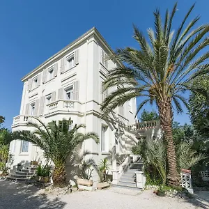 Oxford 3*, Cannes Francia