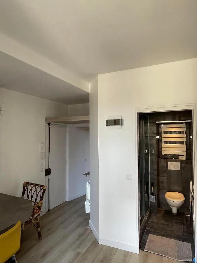 Cocoon Gallery Paris Bed & Breakfast